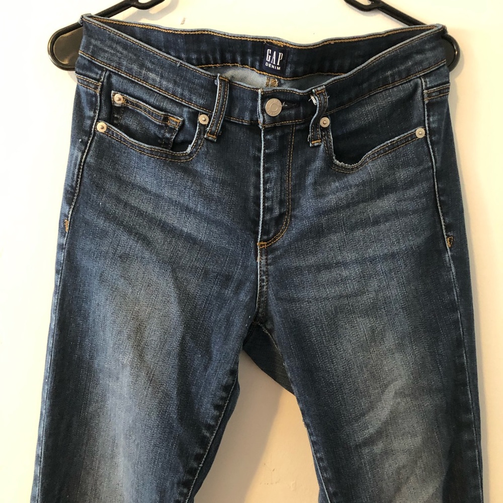 Gap skinny jeans with raw hem ankle 28